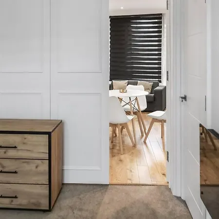 Bright And Spacious 1-Bdr Flat W/ Free Parking Reading Buitenkant foto