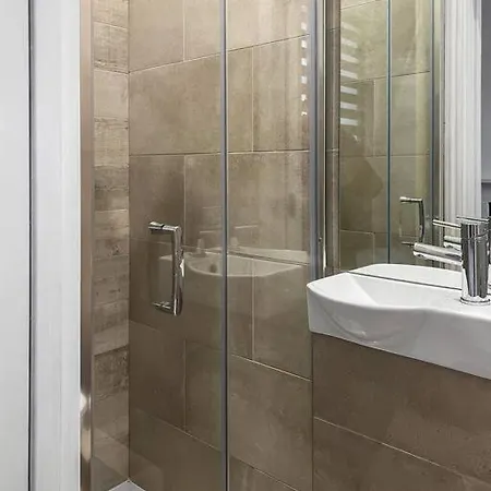 Bright And Spacious 1-Bdr Flat W/ Free Parking Reading Buitenkant foto