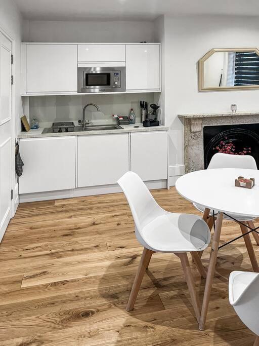 Bright And Spacious 1-bdr Flat W/ Free Parking Apartment Reading