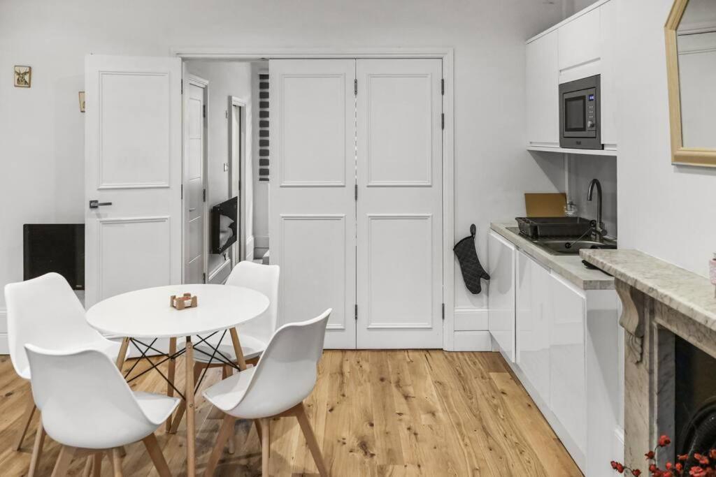 Bright And Spacious 1-bdr Flat W/ Free Parking Apartment Reading