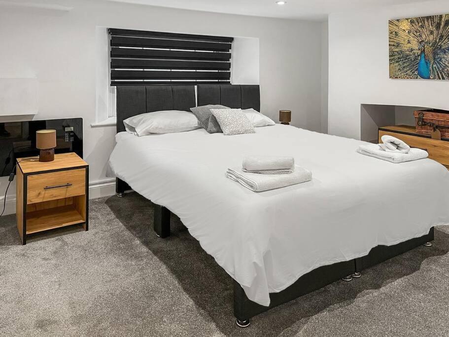 Bright And Spacious 1-bdr Flat W/ Free Parking Reading